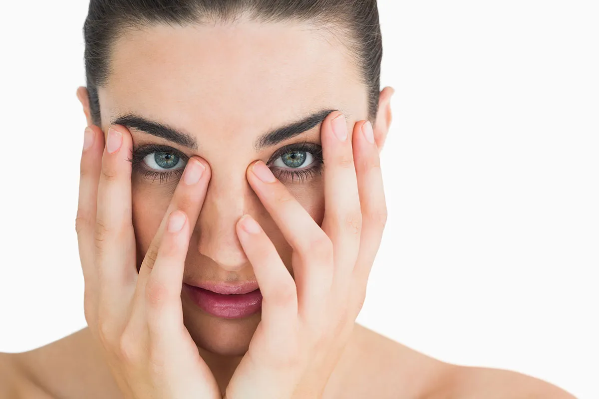 Perché compaiono le borse sotto gli occhi